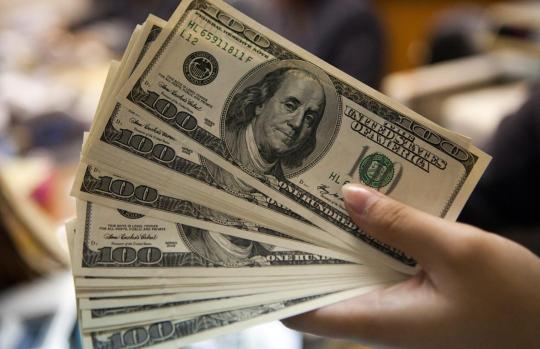Dólar para turistas já é vendido a R$ 3,77 nas casas de câmbio em SP