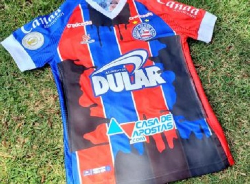 Bahia vai leiloar camisas manchadas de óleo para ajudar grupos voluntários