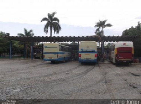 Mãe é presa após tentar vender filho de 12 anos por R$ 5 mil em rodoviária no interior da Bahia