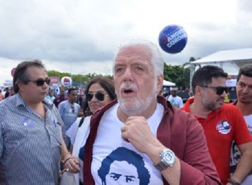Após manifestações, Wagner volta a falar que não vê possibilidade de golpe no Brasil