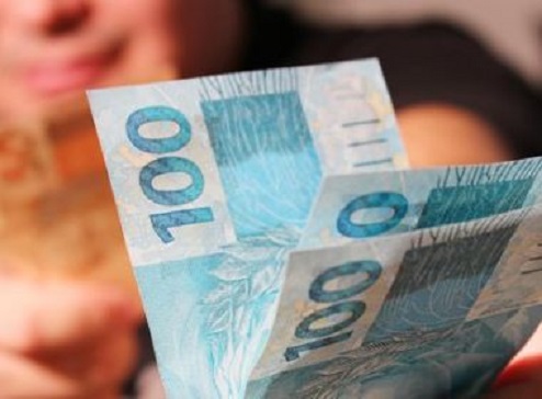 Governo vai antecipar 13º de aposentados e abono salarial