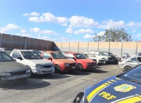 PRF realiza leilão de 500 veículos com lances a partir de R$ 10 em Vitória da Conquista