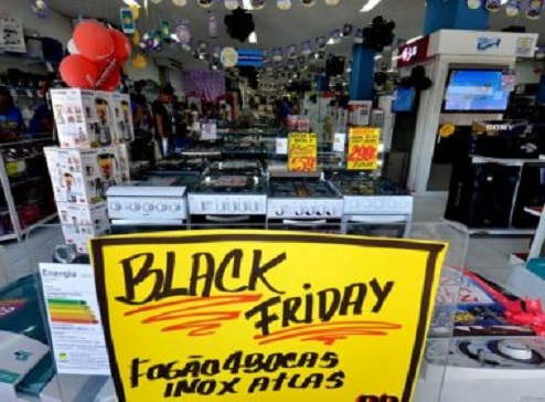 Varejo antecipa e estica Black Friday para tentar salvar ano complicado