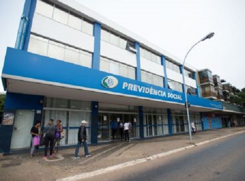 Governo prevê gastar R$ 9,7 bi para zerar fila do INSS neste ano