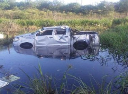 Serrinha: Coronel da PM morre em acidente na BR-116; trecho tinha óleo derramado