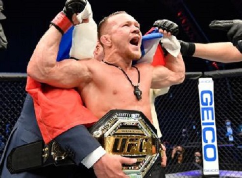 UFC: José Aldo é nocauteado por russo e perde chance de ser campeão peso-galo