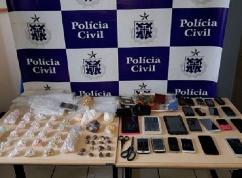 Macaúbas: Suspeitos de tráfico são presos com drogas e 20 celulares
