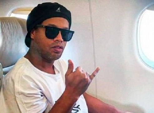 Ronaldinho Gaúcho e Assis recebem liberação da Justiça para voltar ao Brasil