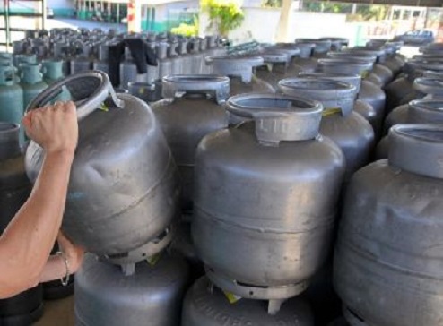 Erro em decreto trava repasse de isenção de impostos do gás de cozinha
