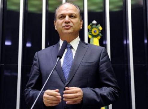 'Só o professor não quer trabalhar na pandemia', diz Ricardo Barros