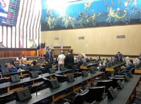 Com votos contra da oposição, AL-BA aprova 'empréstimo' de R$ 250 mi para governo Rui