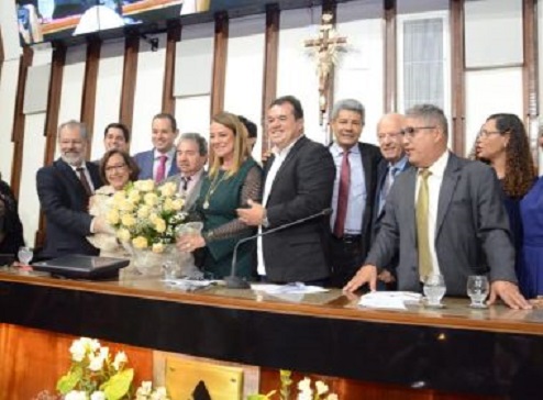 Lídice recebe Comenda Dois de Julho na Assembleia Legislativa