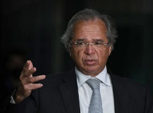 Guedes confirma que governo vai prorrogar auxílio emergencial por mais três meses
