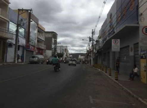 Brumado: Prefeitura cumpre decisão judicial e suspende flexibilização do comércio