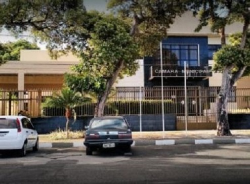Excesso de cargos comissionados faz com que Câmara de Madre de Deus seja punida pelo TCM