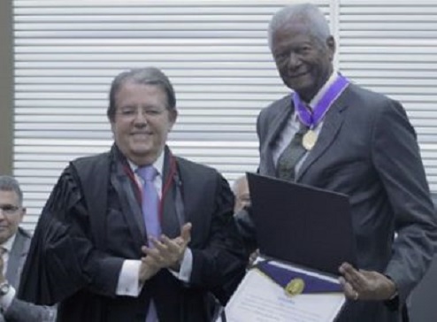 Autoridades baianas recebem Comenda da Cidadania Desembargador Jatahy Fonseca