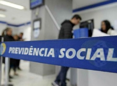 Professores e coordenadores estaduais são promovidos por titulação acadêmica