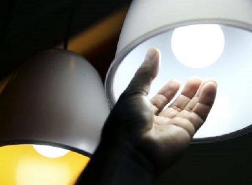 Cobrança extra na conta de luz será mantida em outubro, anuncia Aneel