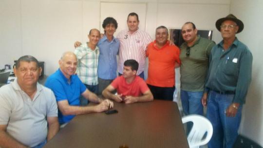 PAULO LESSA RECEBE EMERSON LEAL EM SEU GABINETE
