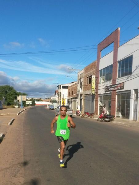 REALIZADA, ONTEM, A 1ª CORRIDA RÚSTICA EM HOMENAGEM AO ANIVERSÁRIO DE TÕE