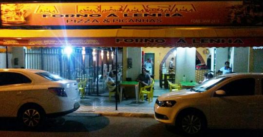 PIZZAS E PICANHAS: A BRASA FORNO À LENHA 