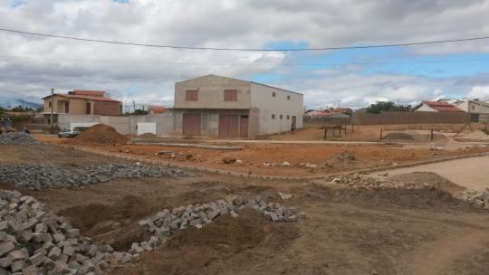 LIVRAMENTO: RUAS RECEBEM PAVIMENTAÇÃO EM PARALELEPÍPEDO