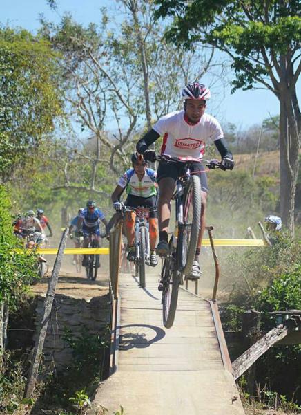 EQUIPE DA ISMATEC PARTICIPA DA 17ª CORRIDA ECOLÓGICA DE CICLISMO