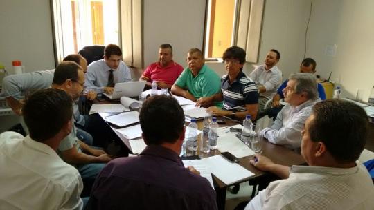 Livramento: Vereadores se reúnem com promotor de justiça para discussão de projeto de lei que trata de concurso público 