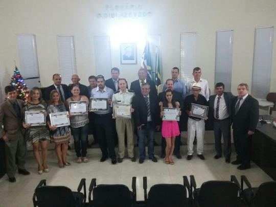 LIVRAMENTO: MÉDICOS CUBANOS RECEBEM MOÇÃO DE APLAUSOS