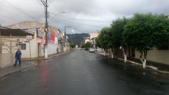 LIVRAMENTO: CHUVA INESPERADA CAIU NA MADRUGADA DESTA TERÇA (05)