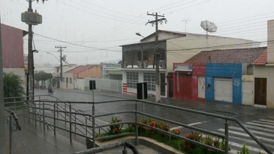 PREVISÃO PARA FINAL DE SEMANA É DE TEMPO CHUVOSO EM LIVRAMENTO DE NOSSA SENHORA