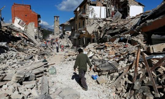 Sobe para mais de 240 o número de mortos em terremoto na Itália