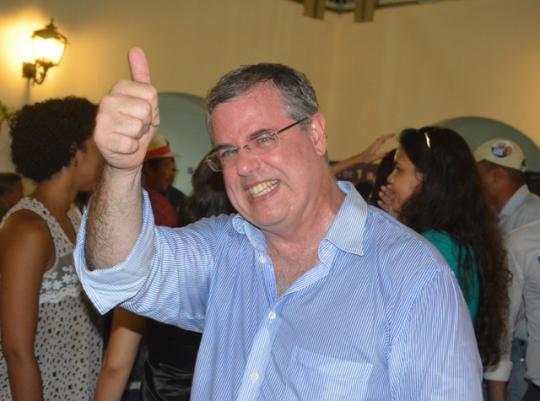 Luiz Viana é reeleito presidente da OAB da Bahia