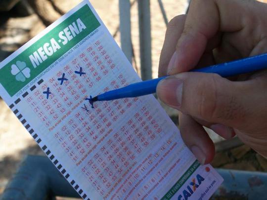 Mega acumula e prêmio pode chegar a R$ 40 milhões no sábado