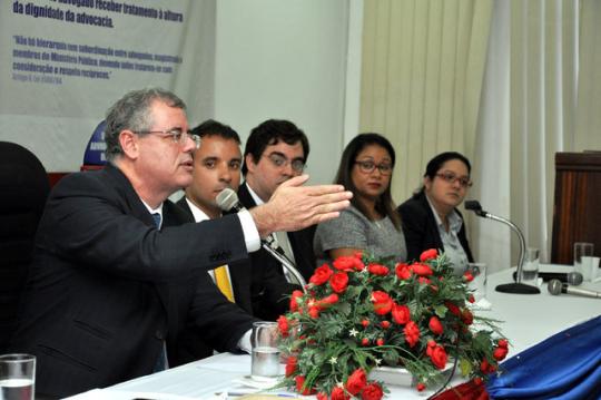 “O caos do Judiciário baiano virou uma questão de Estado”, diz Luiz Viana
