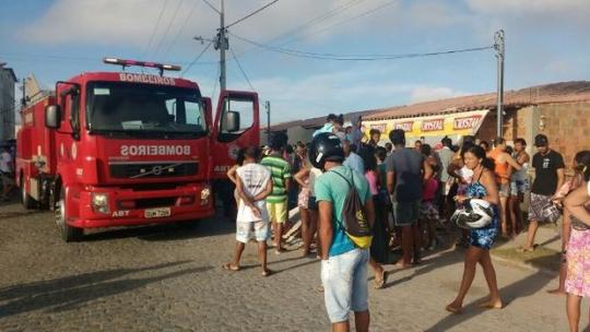 Homem tranca casa, toca fogo e mata cinco parentes em Feira de Santana
