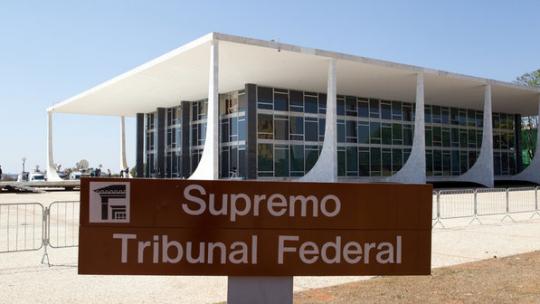 FACHIN VOTA A FAVOR DA INCOSTITUCIONALIDADE O ARTIGO QUE CRIMINALIZA O PORTE DE DROGAS PARA CONSUMO PESSOAL