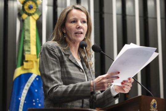 Senado aprova em 1º turno PEC 98, que reserva cota para mulheres no Parlamento