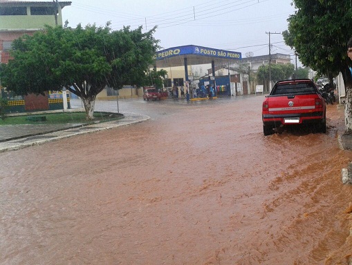 LIVRAMENTO: CHOVEU MAIS DE 100 MM ESTA SEMANA; PREVISÃO DO TEMPO INDICA MAIS DE 60 MM ATÉ DOMINGO