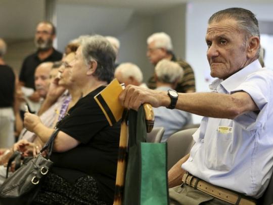 Idade mínima para se aposentar vai subir no mundo; veja as mudanças