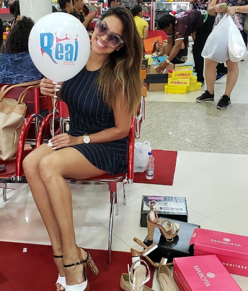 LIVRAMENTO: REAL CALÇADOS RECEBEU A CANTORA LARISSA MELO QUE BRILHOU NO THE VOICE BRASIL