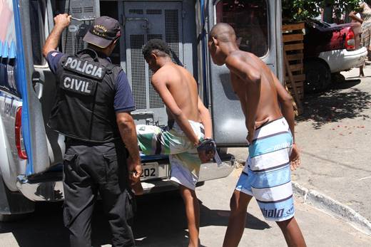 Polícia mantém a média de aproximadamente três criminosos presos por hora na Bahia