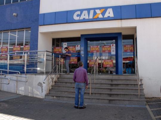 Greve dos bancários chega ao 19º dia sem acordo