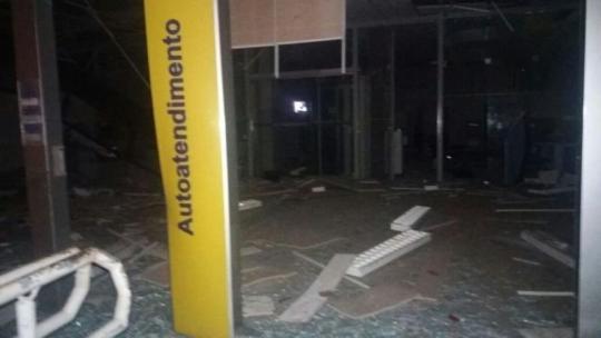 Remanso: grupo explode agências do Bradesco e BB; delegacia é alvo de disparos