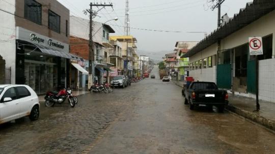 LIVRAMENTO: METEOROLOGIA INDICA CHUVAS A PARTIR DE AMANHÃ