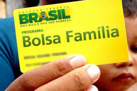 Governo deve mudar Bolsa Família para estimular mercado formal de trabalho
