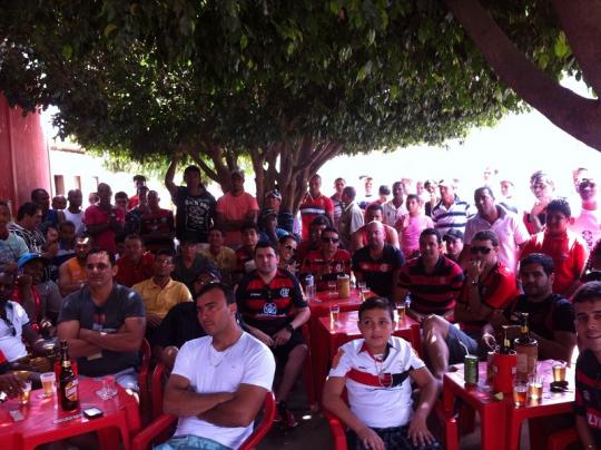 TORCIDA ORGANIZADA DO FLALIVRAS SE REUNIU MAIS UMA VEZ PARA TORCER PELO SEU TIME 