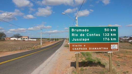 BR 030: TRECHO SUSSUARANA A BRUMADO ENCONTRA-SE EM BOA CONDIÇÃO DE USO