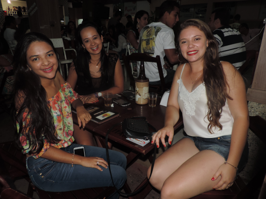 MAIS UM SÁBADO DE SOM AO VIVO NO BOCA'S GRILL