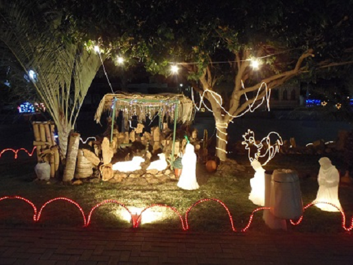 LIVRAMENTO: PRAÇA DOM HÉLIO PASCOAL RECEBE ILUMINAÇÃO DE NATAL